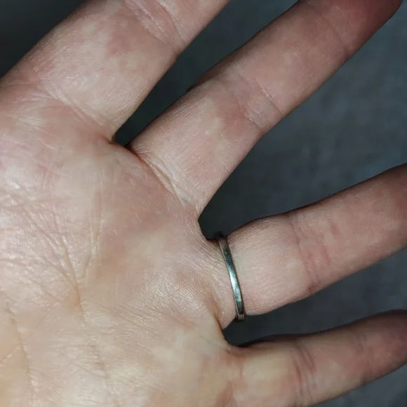 Gorgeous 3 Stone Ring Silver And 12k Gold - Picture 2 of 4